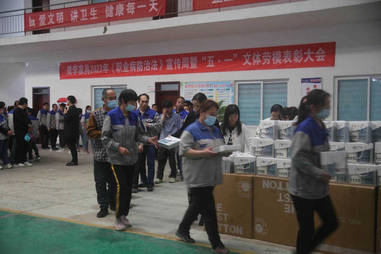 1683084245420608.jpg 7fee7898536a1daeca1f9e8b6014ee52.jpg